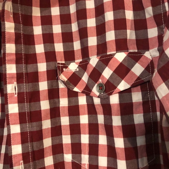 Men’s Kenneth Cole Red Check Button Down. - Picture 2 of 3